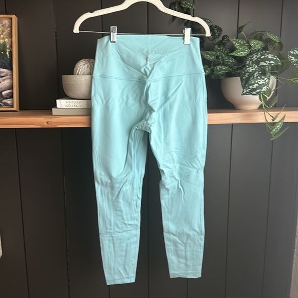 NWOT Lululemon light blue leggings - Picture 2 of 4